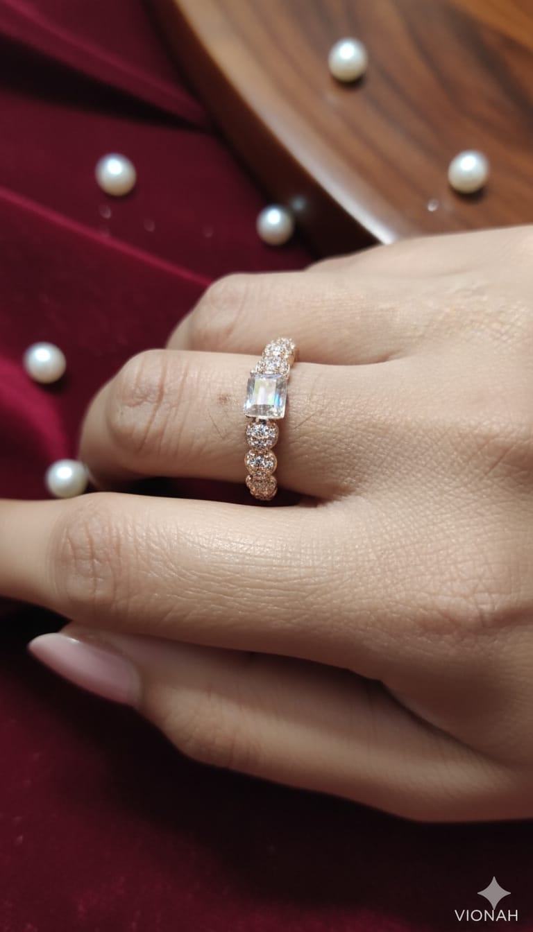 Emerald Glow Ring – 925 Silver (Rose Gold-Plated)