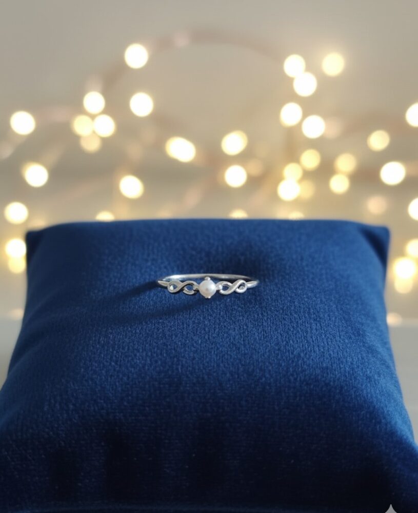 Elegant Silver Ring