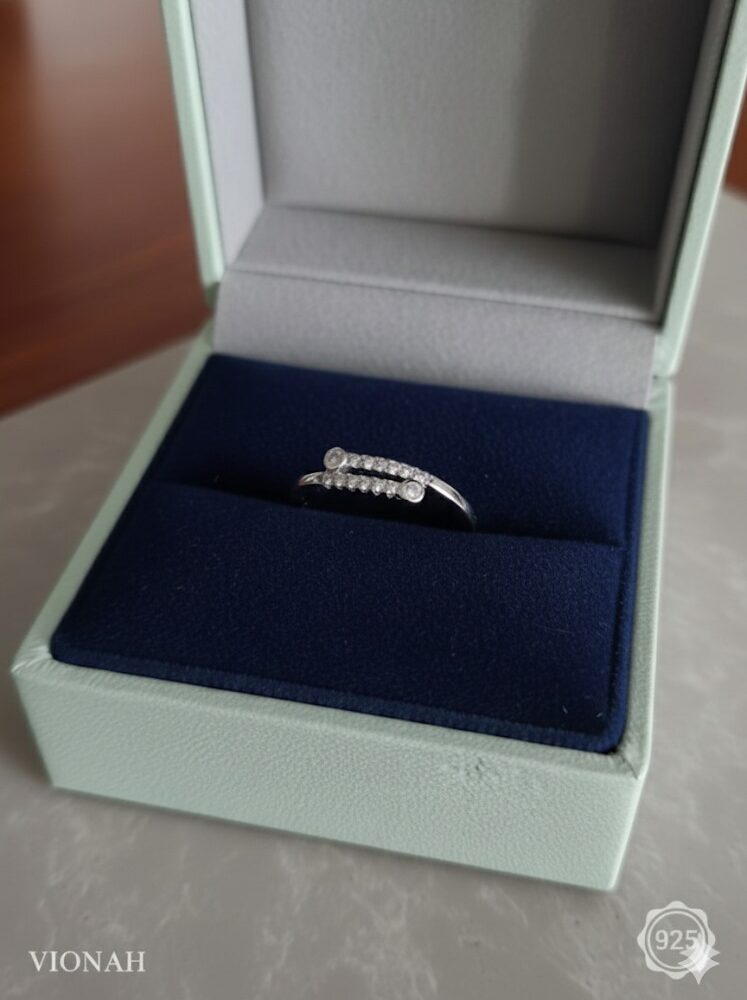 Silver Bar Spark Ring