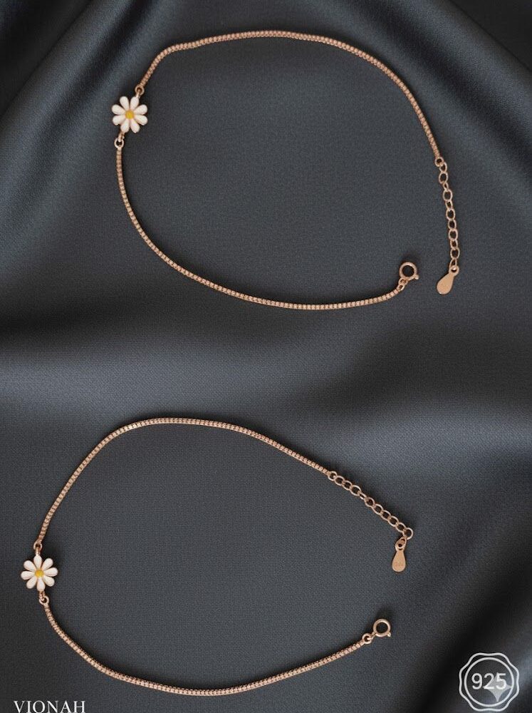 Daisy Charm Anklet Set