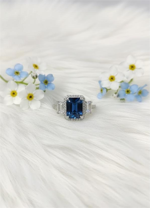 Luxury Premium Sapphire Radiance Ring - Image 2