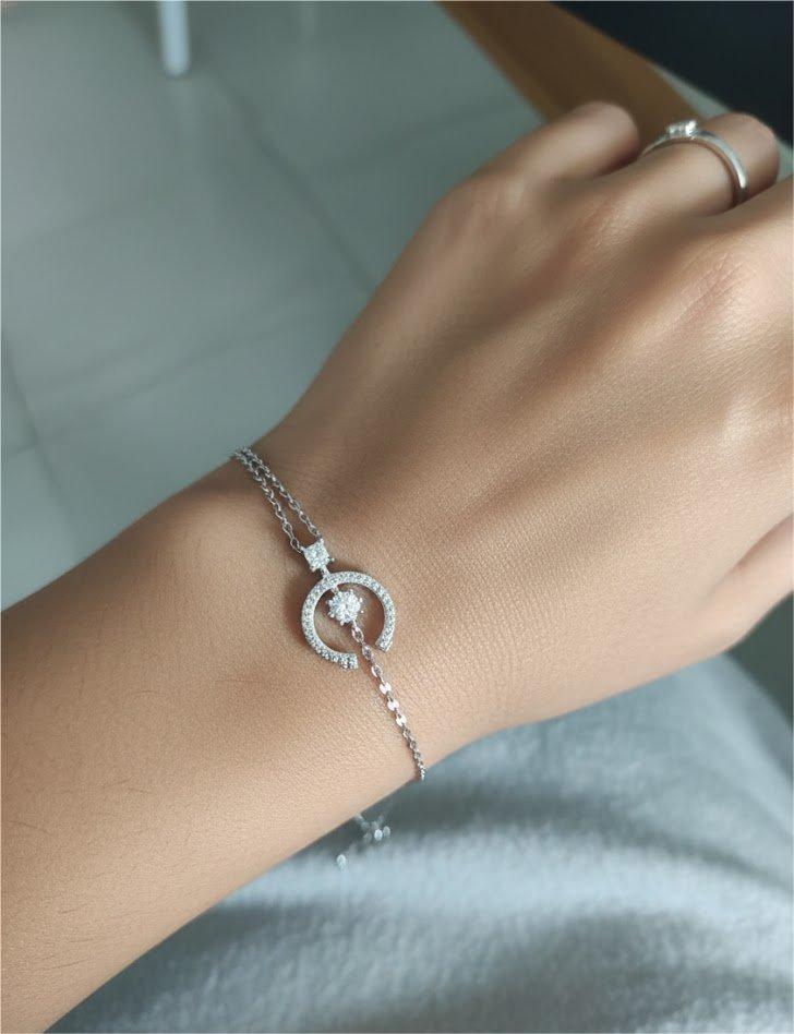Sparkling Circle Bracelet