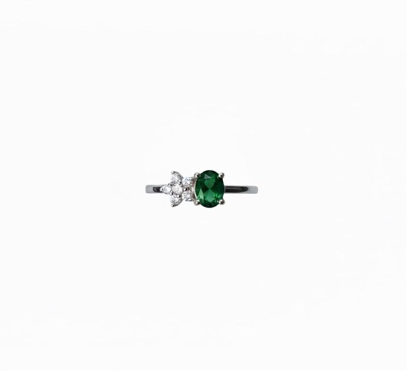 Emerald Bloom Silver Ring - Image 4