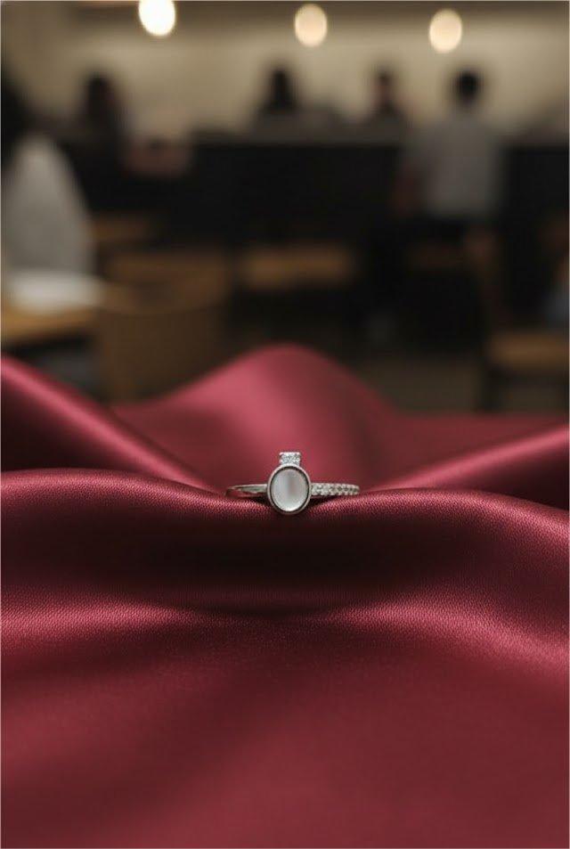 Oval MOP Silver Ring - Image 3