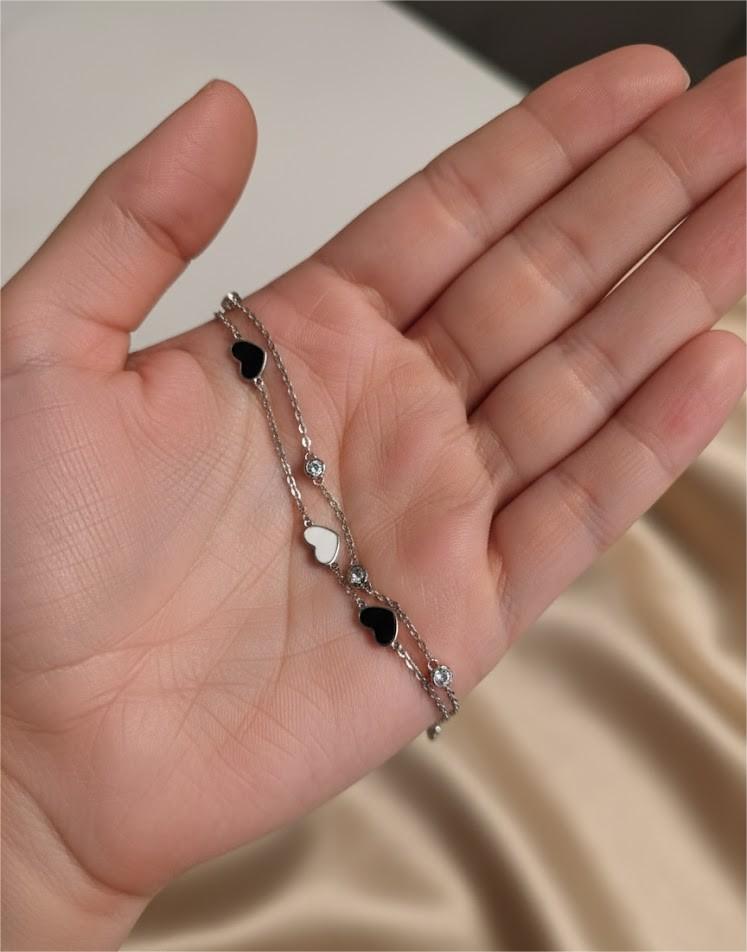 Dual Heart Chain Bracelet 🤍🖤 - Image 3
